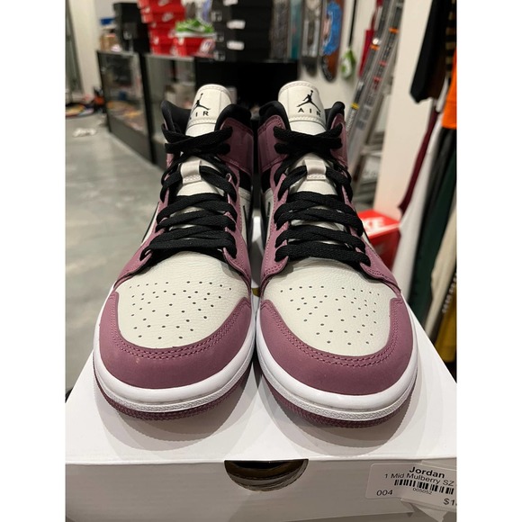 Jordan 1 Mid Mulberry Size 8.5 - Picture 9 of 10